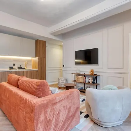 Splendid 10pax In The Center Of Paris